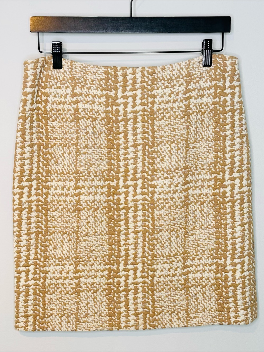 Akris Punto Houndstooth Tan Cream Knit Pencil Skirt - Picture 9 of 9